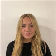 Soy estudiante de segundo curso de la carrera de Educación Primaria con muchas ganas de aplicar lo que estoy aprendiendo.